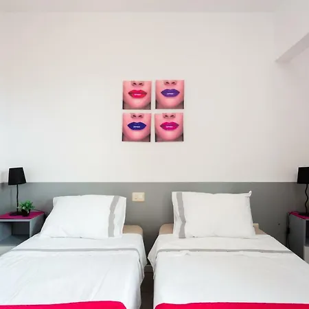 Hemeras Boutique Homes - Flat 300m From The Beach N2