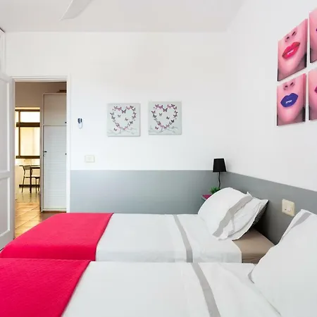 شقة Hemeras Boutique Homes - Flat 300m From The Beach N2 أرونا